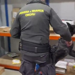 Olgiate Comasco, droga nel locker: giovane nei guai