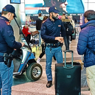 Furto a Malpensa, arrestato ladro in fuga: trolley da 4mila euro rubato a turista britannico