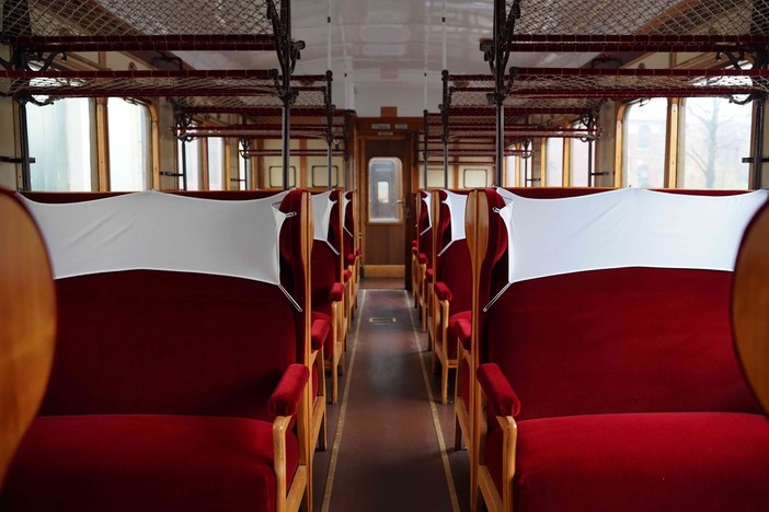 Trenord, il treno storico festeggia 100 anni con otto corse verso i laghi