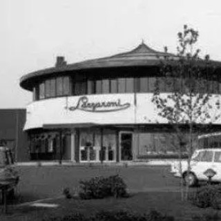 Chiusa la Rotonda di Saronno, dal Lazzagrill all’Autogrill urbano: tutta la storia della “pagoda” tra veneziane e locomotiva