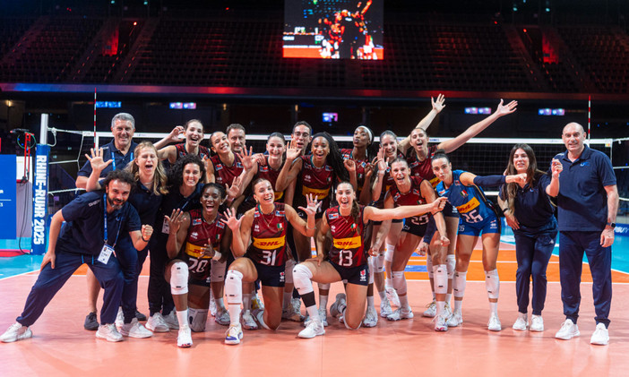 La festa della azzurre per la finale (foto Federvolley)