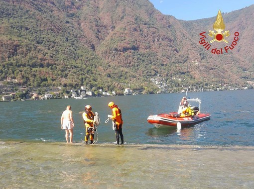 Si tuffa nel lago di Como e non riemerge: 37enne trovato morto