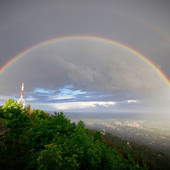 Nubi e arcobaleno a luglio al Campo dei Fiori (foto Centro Geofisico Prealpino)