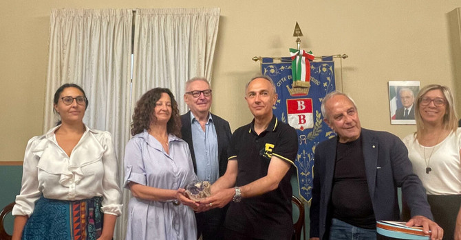 VIDEO. Confapi Varese dona alle Civiche Raccolte d’Arte il minitessile scelto dal pubblico: entra in collezione “Appariscente”