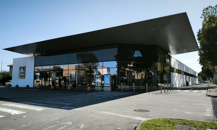 Dopo Busto chiude anche l'Aldi di Castellanza: cala il sipario sullo storico punto vendita tenuto a battesimo da Alessandro Borghese