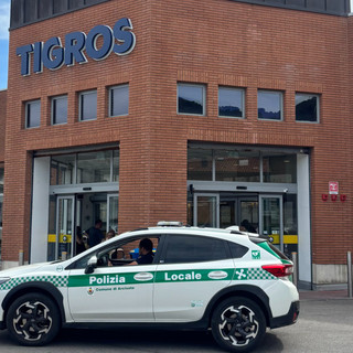 Derubavano i clienti del Tigros di Arcisate: denunciate tre donne straniere, una era incinta