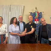 VIDEO. Confapi Varese dona alle Civiche Raccolte d’Arte il minitessile scelto dal pubblico: entra in collezione “Appariscente”