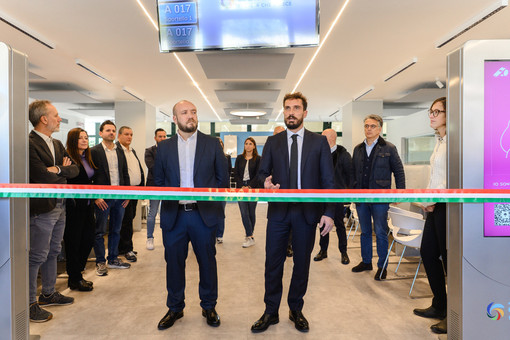 A sinistra Francesco Alfieri, responsabile Front Office, a destra Andrea Tugnoli, amministratore delegato Acinque Energia