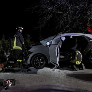 Le immagini dell'incidente di giovedì sera sulla provinciale ad Azzate
