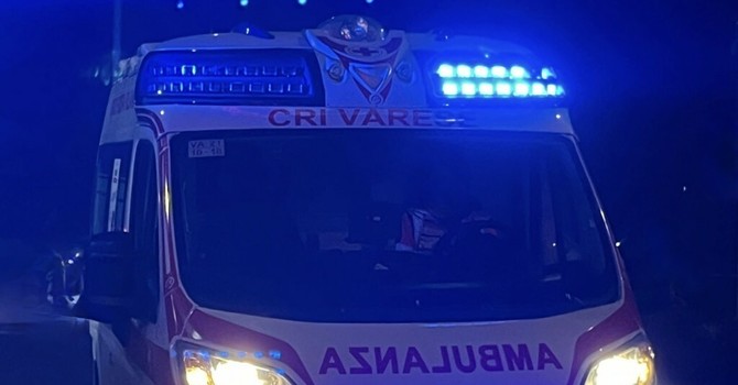 Ciclista investito in via XX Settembre, soccorsi in azione Ciclista investito in via XX Settembre, soccorsi in azione