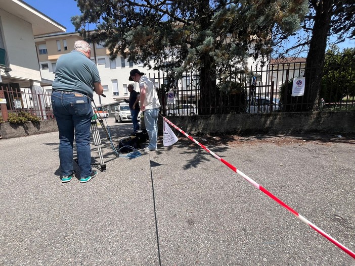 Omicidio suicidio di Angera: verrà eseguita l'autopsia. Proseguono le indagini dei carabinieri su arma e movente