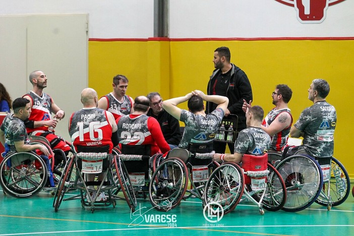 L'HS Amca Elevatori Varese durante un timeout