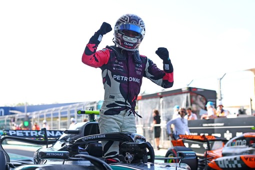 Copyright MercedesAMGF1 X Account