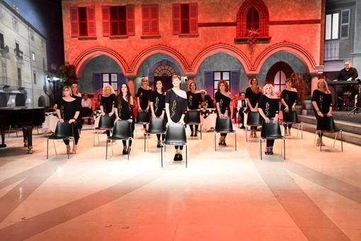 Alcune immagini del Club delle Donne APS durante le attività e le esibizioni Alcune immagini del Club delle Donne APS durante le attività e le esibizioni