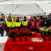 Aism in centro a Busto, i volontari raccolgono fondi per la ricerca e per i servizi alle persone con sclerosi multipla