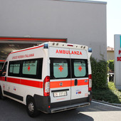 Cadono dalla moto sulla provinciale a Vedano Olona: paura per due ventenni