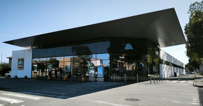 Dopo Busto chiude anche l'Aldi di Castellanza: cala il sipario sullo storico punto vendita tenuto a battesimo da Alessandro Borghese
