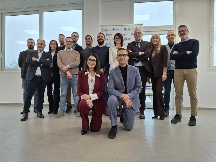 Foto di gruppo, a Sant Antonino, a sottolineare il lavoro di squadra in Alfa Foto di gruppo, a Sant Antonino, a sottolineare il lavoro di squadra in Alfa