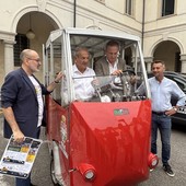 VIDEO. Pedalando insieme è più bello andare a scuola. E anche scoprire la città