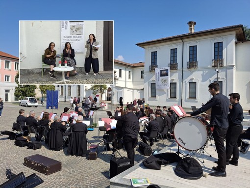 Esordio in musica davanti a palazzo Marliani Cicogna per BA Book. Nel riquadro, da sinistra, Samanta Cornaviera, Anna Prandoni, Manuela Maffioli