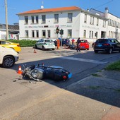 FOTO. Scontro tra due moto e un'auto a Busto, un ferito