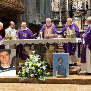 La concelebrazione in San Giovanni, nel riquadro, oltre che nella foto alla base dell altare, don Isidoro Meschi