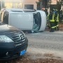 L'auto che si è ribaltata in via Ippolito Nievo a Busto L'auto che si è ribaltata in via Ippolito Nievo a Busto