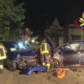 Schianto all'alba tra due auto sulla provinciale a Brezzo di Bedero: c'è un ferito grave. In azione l'elisoccorso