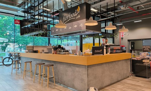 Chiude il bar della Coop di Busto: «Non solo un lavoro, ma una famiglia»