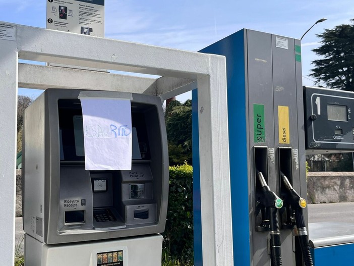 Benzina esauriti in alcuni distributori di Varese e provincia