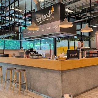 Chiude il bar della Coop di Busto: «Non solo un lavoro, ma una famiglia»
