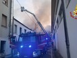Le immagini dell'incendio in un capannone di Castronno Le immagini dell'incendio in un capannone di Castronno