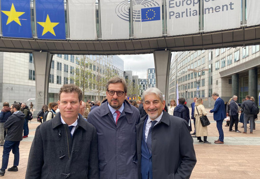 La Lombardia scende in piazza a Bruxelles per dire no al taglio e alla centralizzazione dei fondi di coesione