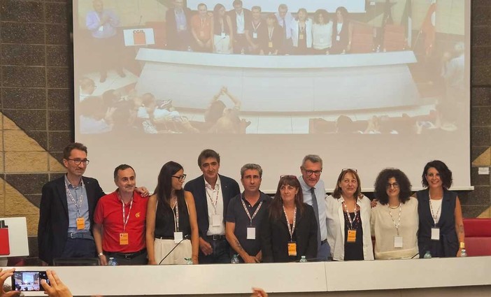 La nuova segreteria nazionale confederale della Cgil dove fa il suo ingresso anche la segretaria della Cgil Varese Stefania Filetti La nuova segreteria nazionale confederale della Cgil dove fa il suo ingresso anche la segretaria della Cgil Varese Stefania Filetti