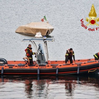 VIDEO. Proseguono senza sosta a Caldè le ricerche del 21enne scomparso nel lago