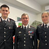 I carabinieri Stefano e Stefania Sandu, al centro il comandante provinciale di Varese colonnello Marco Gagliardo