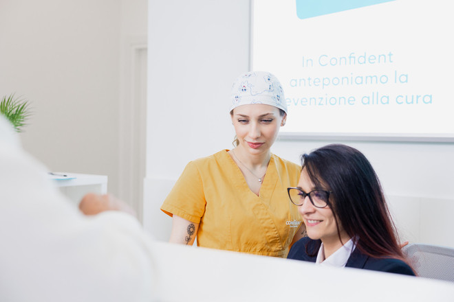 Il dentista di fiducia resta aperto: la prevenzione non va in vacanza Il dentista di fiducia resta aperto: la prevenzione non va in vacanza