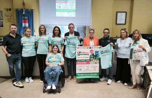Corsa della Speranza, un'onda celeste per la ricerca pediatrica: Busto pronta a superare ogni record Corsa della Speranza, un'onda celeste per la ricerca pediatrica: Busto pronta a superare ogni record
