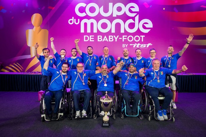 Gli azzurri del calcio balilla paralimpico in Spagna per difendere il titolo mondiale