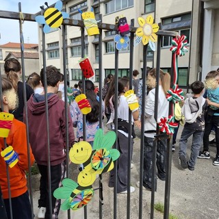 Piccolo passaggio, grande vantaggio: inaugurato il cancelletto interno alla scuola Ada Negri
