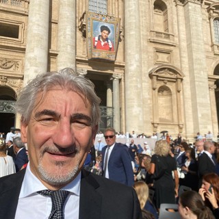 Raffaele Cattaneo in piazza San Pietro per la cerimonia di canonizzazione