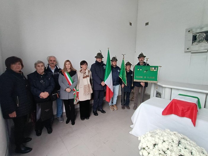 La cerimonia per Francesco Biassoni, al cimitero di Ferno La cerimonia per Francesco Biassoni, al cimitero di Ferno