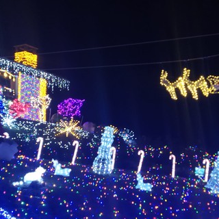 Lo spettacolo delle lucine di Natale a Cunardo del 2021