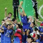Berlino 2006: Fabio Cannavaro alza la coppa (foto figc.it)