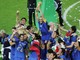 Berlino 2006: Fabio Cannavaro alza la coppa (foto figc.it) Berlino 2006: Fabio Cannavaro alza la coppa (foto figc.it)