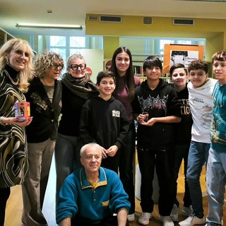 La squadra vincitrice delle scuole De Amicis