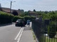 Un'immagine della fuga dei ladri a Daverio tratta dal video girato dal ciclista con il telefonino