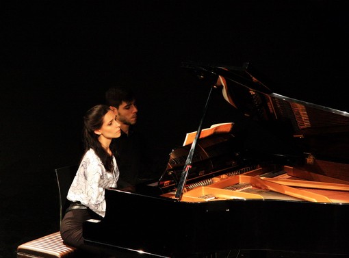 Il Duo Omonoos protagonista del concerto finale di Ville Aperte 2025 a Villa Brambilla Il Duo Omonoos protagonista del concerto finale di Ville Aperte 2025 a Villa Brambilla