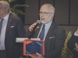 La consegna del premio al Dottor Di Lucca
