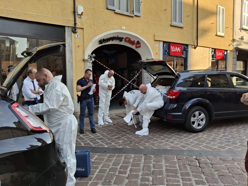 DELITTO DI VIA MILANO. Continua la caccia all'arma, attesa la decisione sulla convalida
